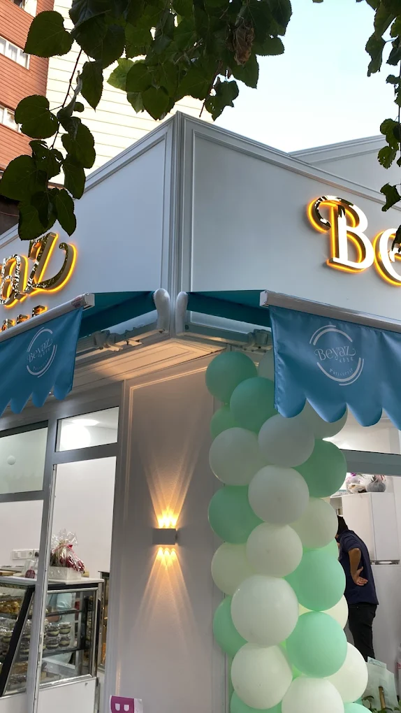 Beyaz Köşe Patisserie dış mekanı
